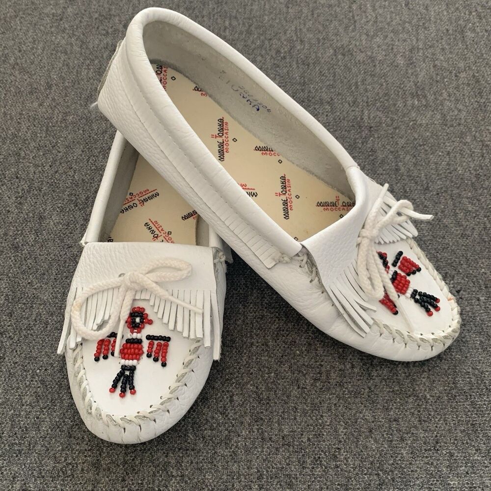 Minnetonka Women's White Leather Thunderbird Moccasins Fringe Beaded Size 7